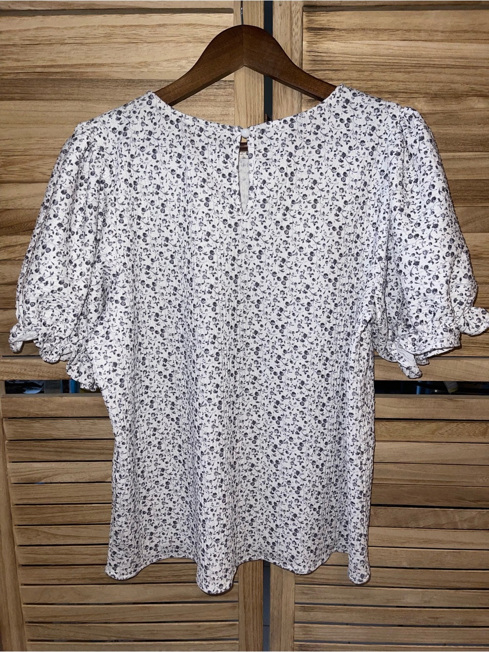 Dokotoo Relaxed Coquette Cottagecore Blue and White Floral Puff-Sleeve Top L - Picture 3 of 11
